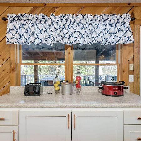 Wooded Bliss Hot Tub Single Level Cabin With No Steps Rocking Chairs And Wooded Views Пиджен-Фордж Экстерьер фото